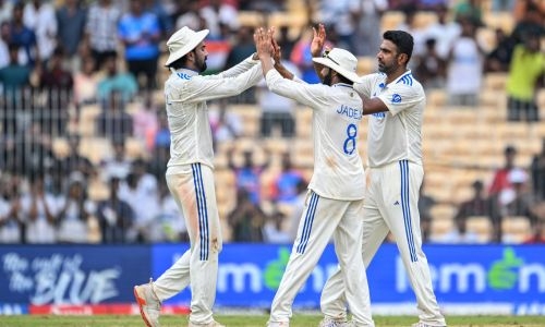 India hold upper hand despite spirited Bangladesh chase in first Test