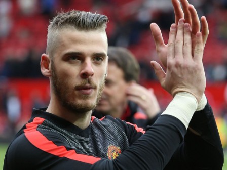 United's De Gea completes remarkable U-turn, signs new contract