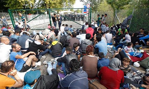 Hungary offers to take rejected migrants back to Turkey