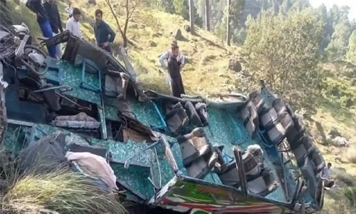 22 killed, 8 injured as bus into ravine in Kashmir