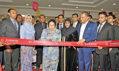 Joyalukkas opens 2nd showroom in Kuala Lumpur
