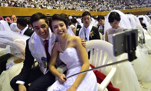 3,000 couples in Unification Church mass wedding