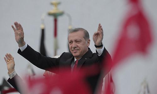 Turkey counts down to vote in climate of tension