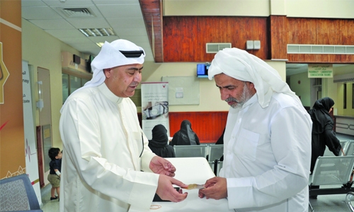 Ministry distributes 4000 health cards