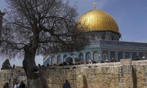 Unrest erupts at Jerusalem holy site ahead of parade