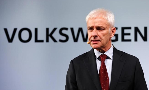 Volkswagen chief meets US regulators