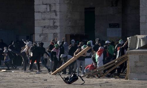 Clashes erupt at Jerusalem holy site, 152 Palestinians hurt