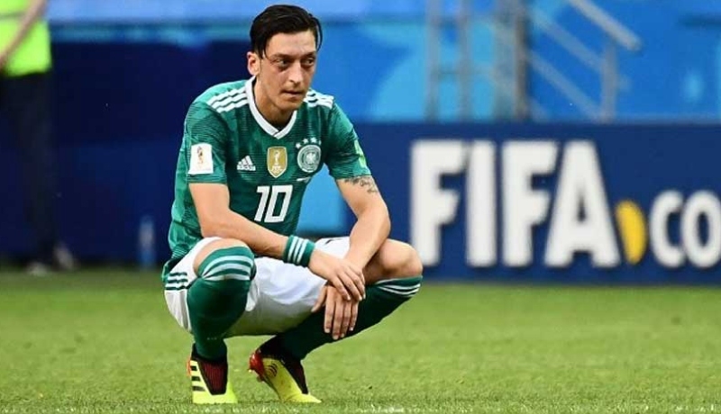  ‘Scapegoat’ Ozil should quit German team, says his father 