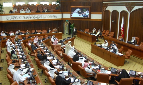 MPs flay Shura decision to suspend session 