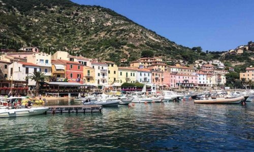 Mystery sonic boom rattles Mediterranean resorts