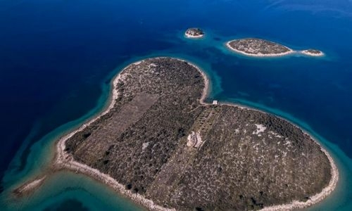 Perfect Valentine's Day gift? Part of heart-shaped island now up for sale