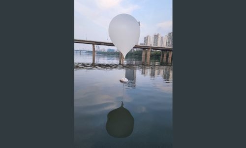 N. Korea sends hundreds of trashfilled balloons in new blitz