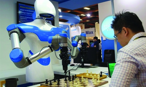 Chess-playing robot star of Taiwan tech fair