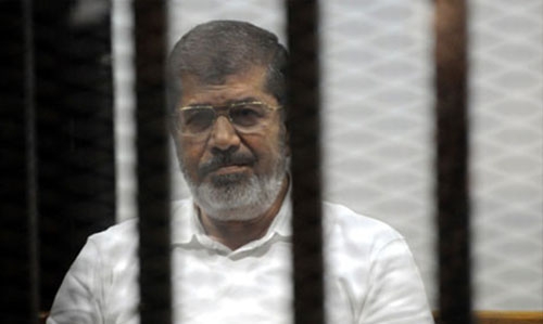 Egypt court postpones Morsi espionage verdict