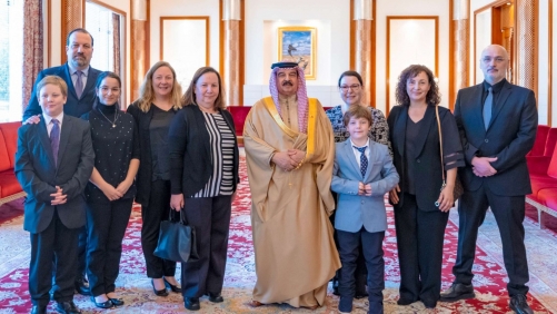 King Hamad Receives Family of Late Jordanian Ambassador Dr. Suleiman Al-Dajani