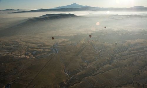 Two tourists killed, three injured in hot air balloon mishap in Turkey