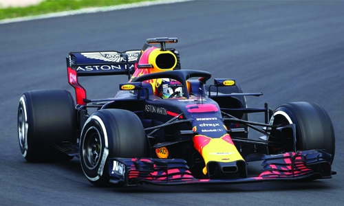 Ricciardo quickest, Alonso spins off