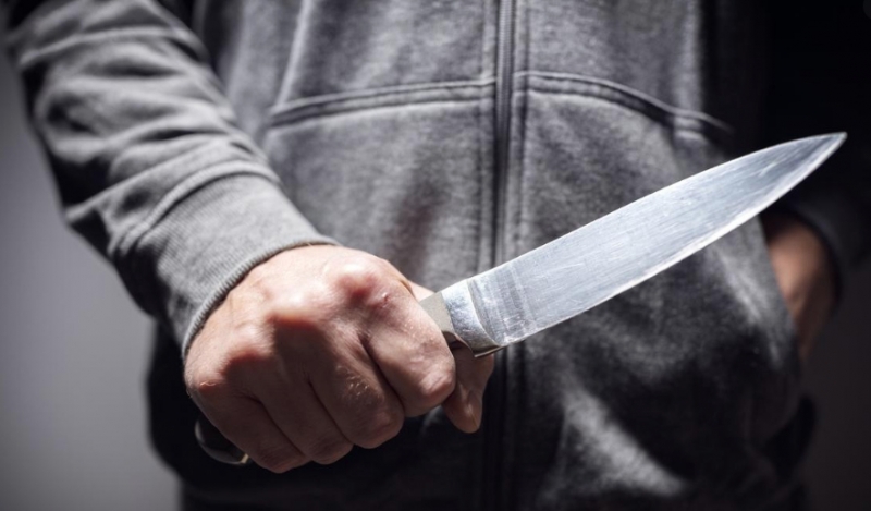 Man steals BD200 at knifepoint
