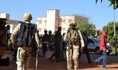 Seven Algerians freed from Mali hotel seized by gunmen