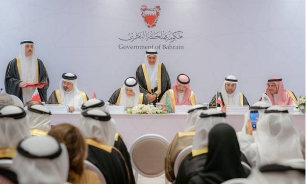 Saudi, Kuwait and UAE sign $10 billion aid deal