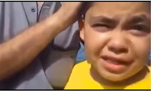 Arab child cries at seeing Israeli flags in Palestine