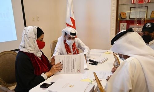 Record number of 560 Bahraini citizens filed candidatures for  upcoming elections