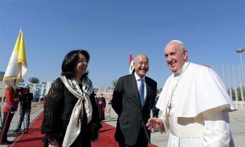 Pope ends visit to Iraq and flies back to Rome