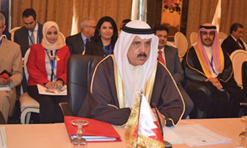 Bahrain discuss refugee children education