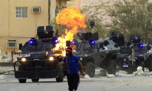 Bahrainis jailed for cops murder attempt 