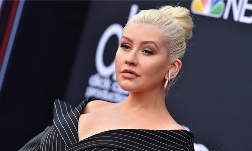 Christina Aguilera to settle in Vegas for 16 shows from May