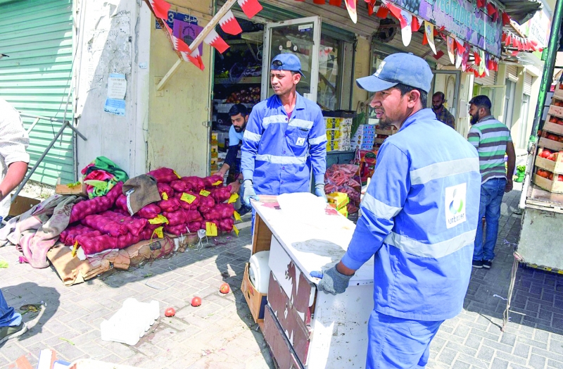 Major crackdown in Riffa against vendors encroaching roads