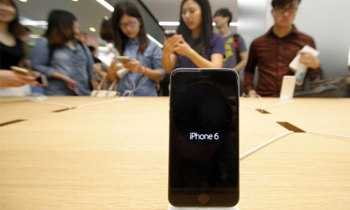 Apple blames external damage for flaming China iPhones