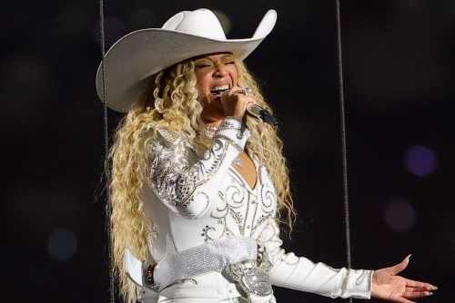 Beyoncé ‘paid her dancers huge bonus for working Christmas Day’