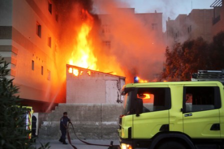 Building catches fire in Zinj