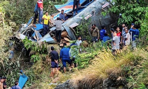 36 dead in bus crash in Indian Himalayas