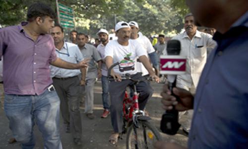 Delhi Chief Minister rides bicycle on car-free day