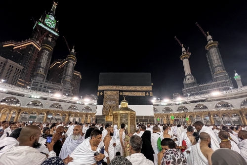 Bahraini Hajj campaigns doubling fees for services