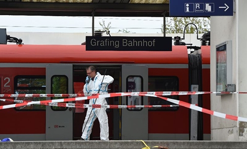 'Crazed' German knife attacker kills one, wounds three