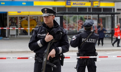 One dead, six wounded in Hamburg supermarket knife attack