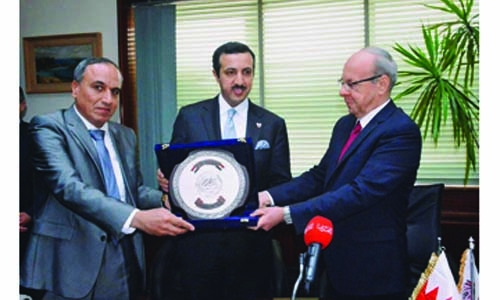 Derasat chairman launches new book