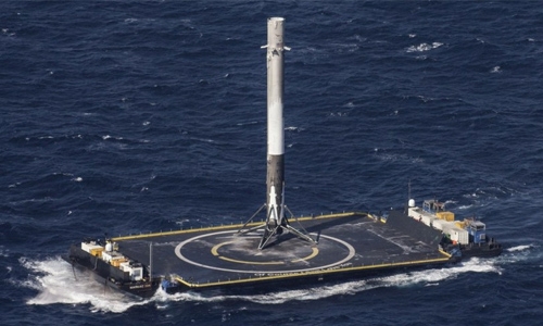 SpaceX lands Falcon 9 rocket after launch