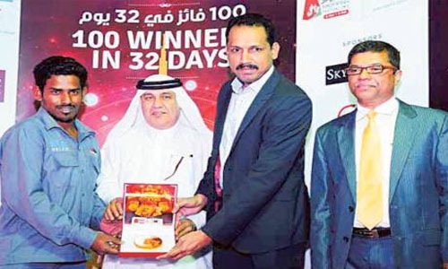   Newcomer wins kilo of gold in DSF