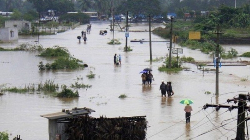  Flash flood kills 37 in India’s tourist hotspot