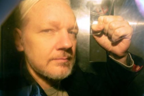 Assange wins bid to appeal US extradition ruling