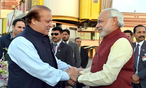 India welcomes rule-breaker Modi's surprise Pakistan visit