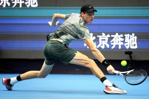 Top-ranked Sinner fights back to launch China Open title defence