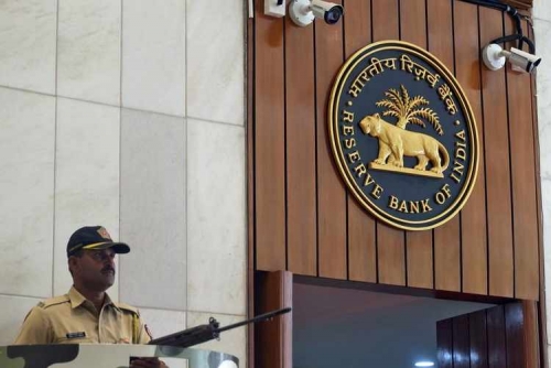 India’s top bank appeals for NPA classification