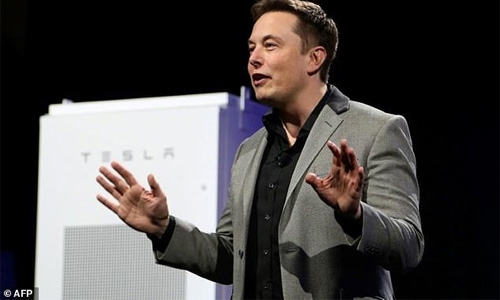 Elon Musk's Tesla to build world's largest battery in Australia