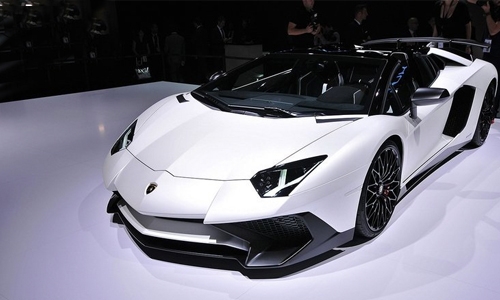 Lamborghini revs up record sales to fund new SUV model