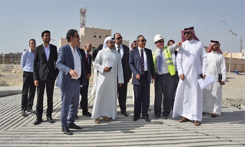 Minister inspects Zallaq port project